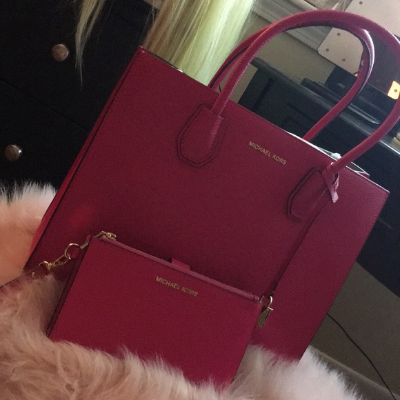 Handbags - Michael Kors HOT PINK handbag with wallet